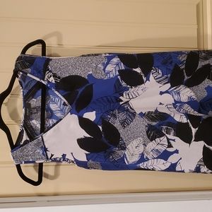 Beautiful flowing top for the office